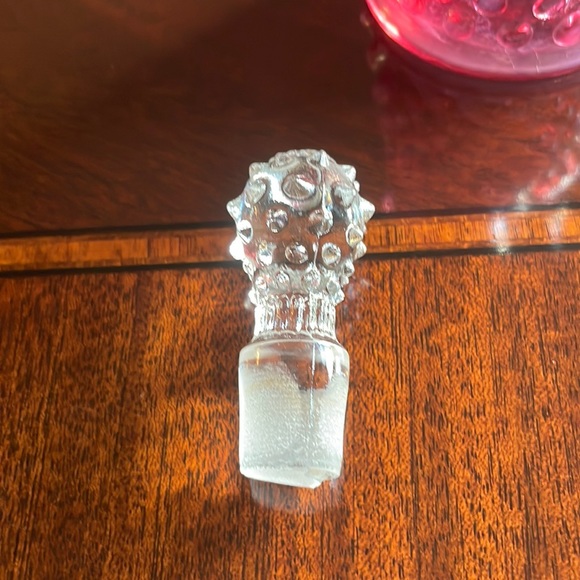 Fenton Cranberry opalescent hobnail oil cruet - Picture 5 of 13